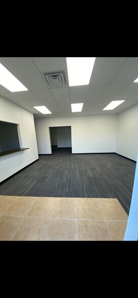 5602 S Hwy 97, Sand Springs, OK à louer - Photo intérieure – Image 3 sur 8