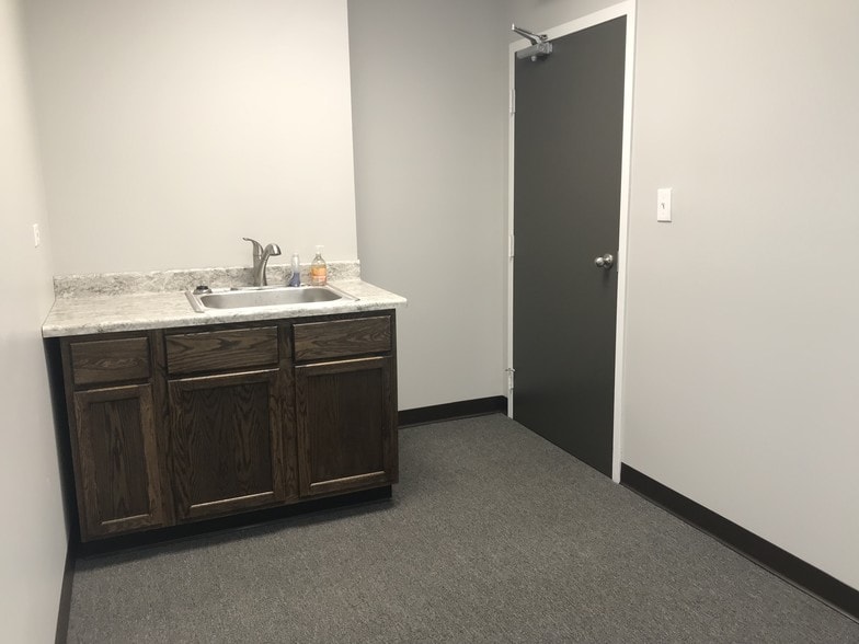 1263 S Highland Ave, Lombard, IL à louer - Photo intérieure – Image 3 sur 11