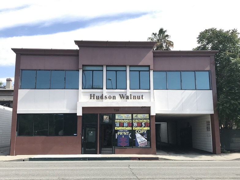 739 E Walnut St, Pasadena, CA à louer - Photo de l’immeuble – Image 3 sur 5