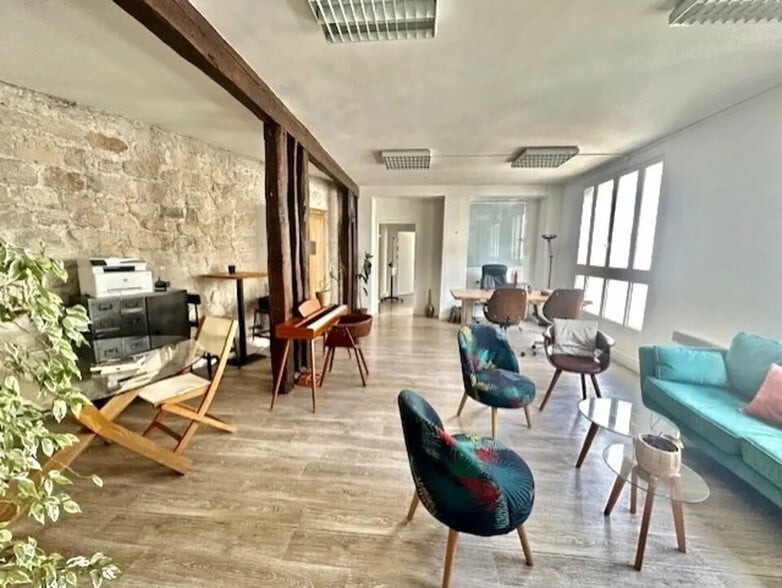 Bureau dans Paris à louer - Photo de l’immeuble – Image 1 sur 10
