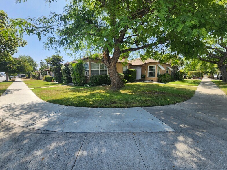 11820 Victory Blvd, North Hollywood, CA à vendre - Photo de l’immeuble – Image 3 sur 6