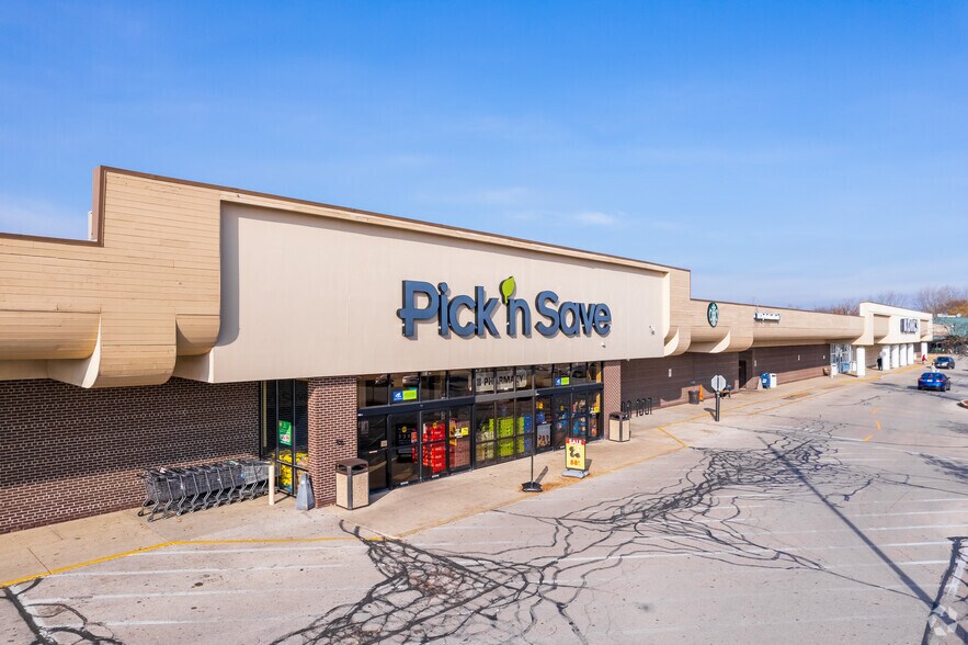 2525-2677 S 108th St, West Allis, WI à louer - Photo principale – Image 1 sur 10