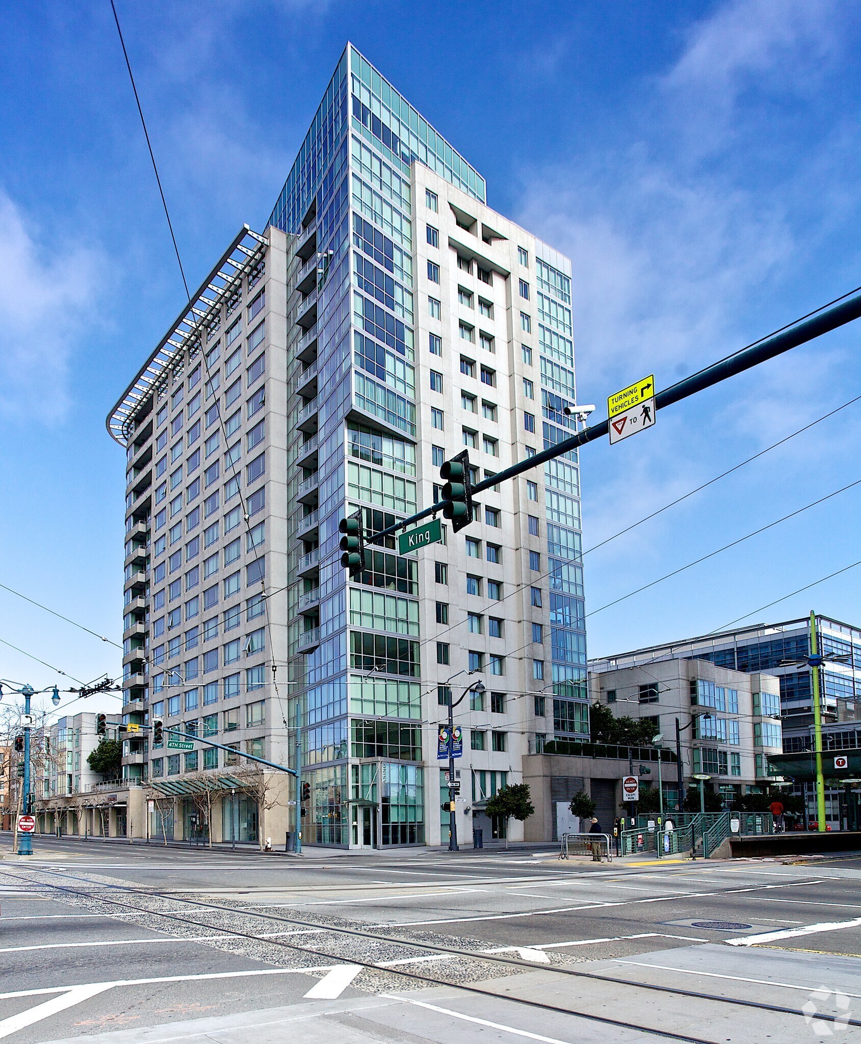 301 King St, San Francisco, CA à louer Photo principale– Image 1 sur 147