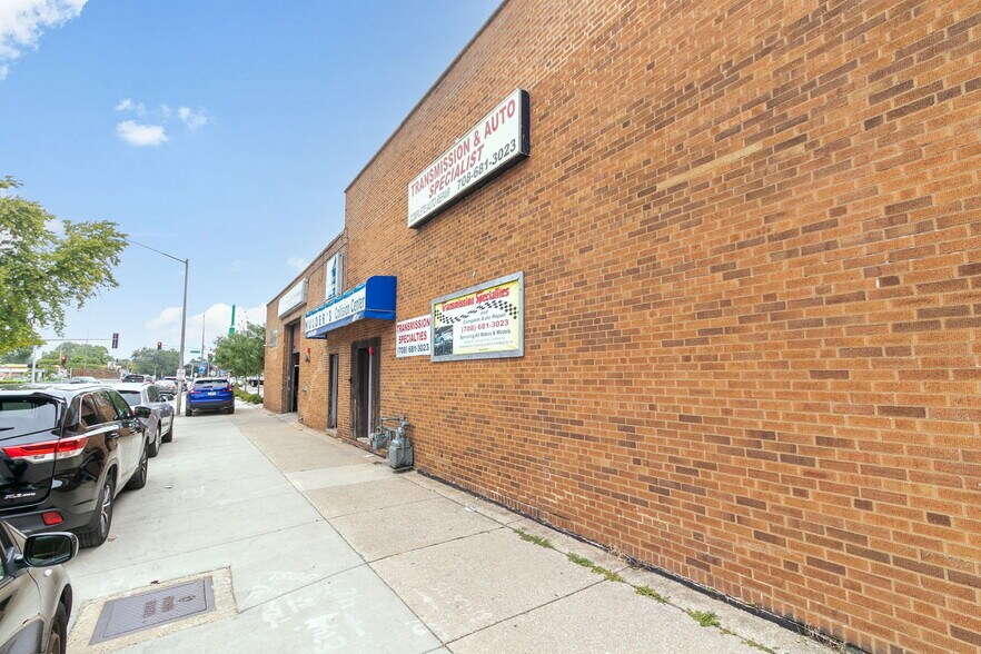 1825 S 17th Ave, Broadview, IL à vendre - Photo principale – Image 1 sur 3
