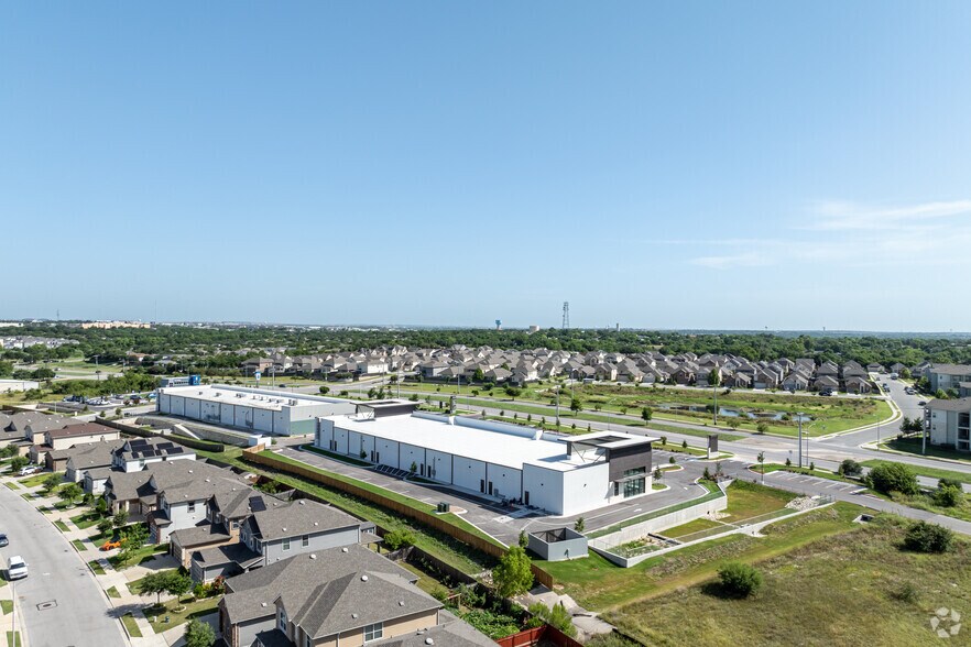 801 W Wells Branch Pky, Pflugerville, TX à vendre - Aérien – Image 3 sur 13