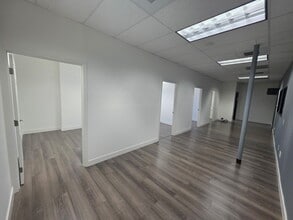 5352 Laurel Canyon Blvd, North Hollywood, CA à louer Photo intérieure– Image 1 sur 7