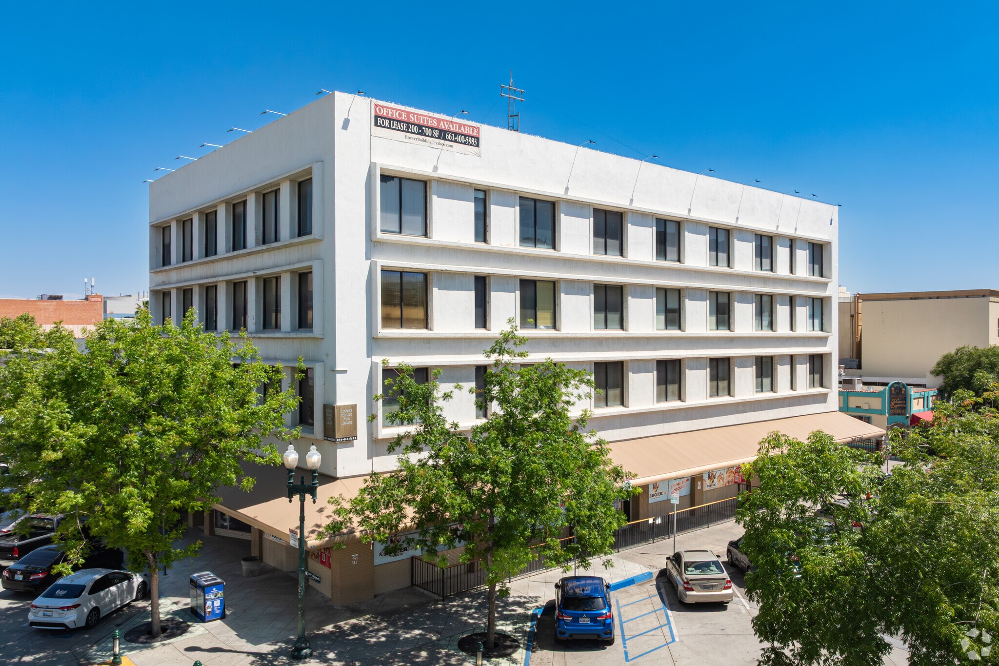 1527 19th St, Bakersfield, CA à louer Photo principale– Image 1 sur 24