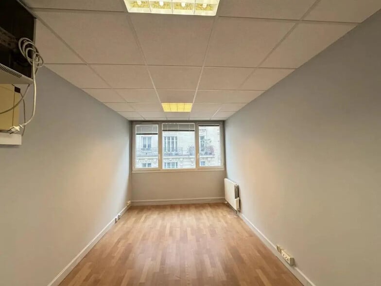Bureau dans Neuilly-sur-Seine à louer - Photo de l’immeuble – Image 3 sur 12