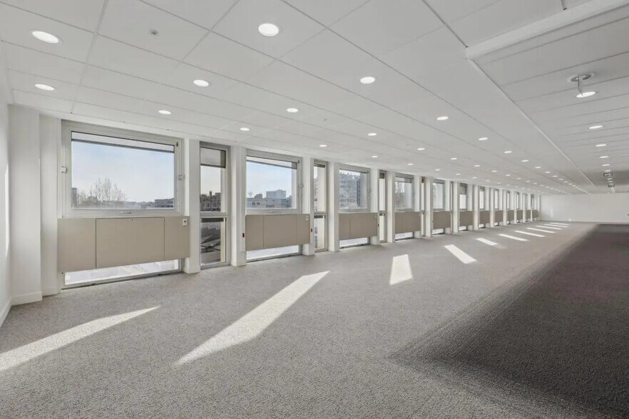 185 Rue De Bercy, Paris à louer - Photo de l’immeuble – Image 1 sur 7
