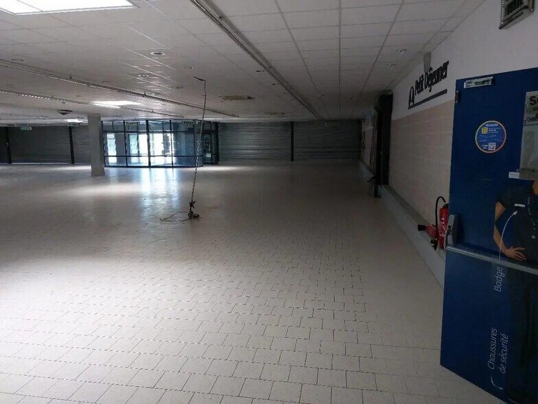 Local commercial dans Monéteau à louer - Photo de l’immeuble – Image 3 sur 4