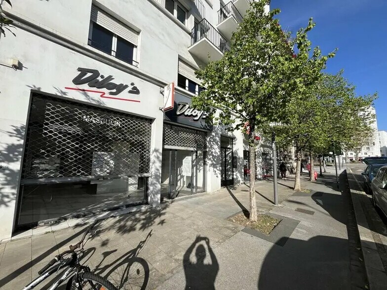 Local commercial dans Bayonne à louer - Photo de l’immeuble – Image 2 sur 3