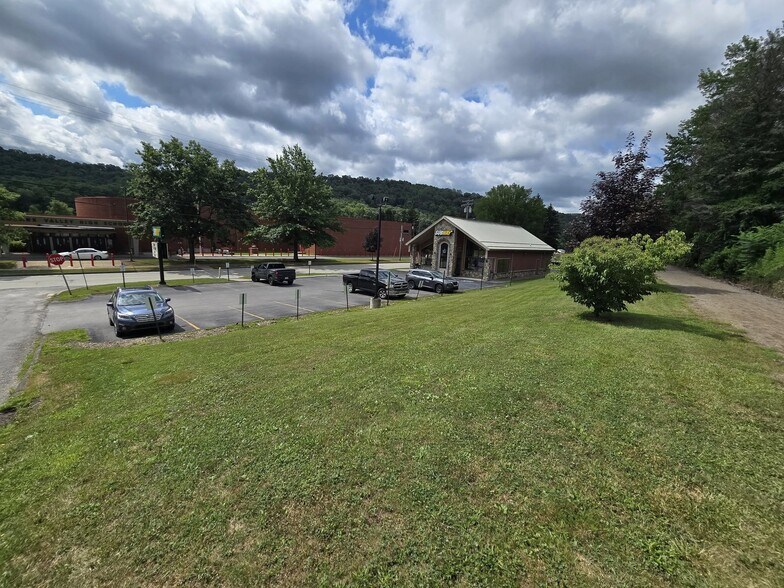 945 Broad St, New Bethlehem, PA à vendre - Photo de l’immeuble – Image 3 sur 10