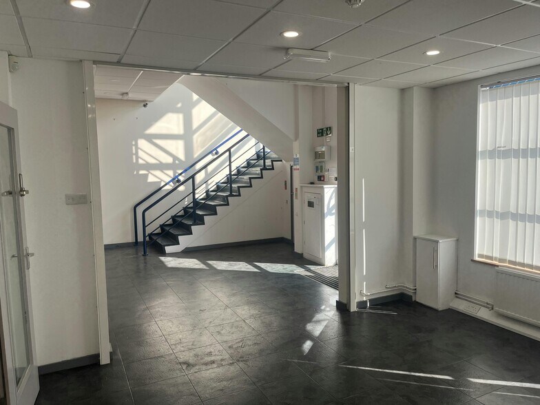 Avro Ct, Huntingdon à vendre - Photo de l’immeuble – Image 3 sur 4
