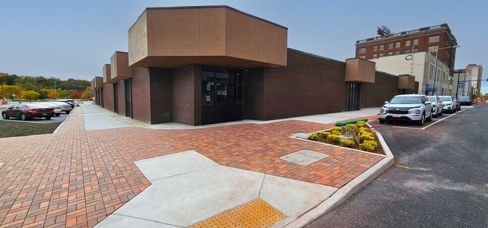 139 E Boardman St, Youngstown, OH à vendre - Photo de l’immeuble – Image 1 sur 6