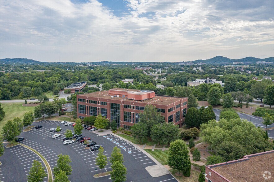 341 Cool Springs Blvd, Franklin, TN à louer - Photo de l’immeuble – Image 3 sur 4