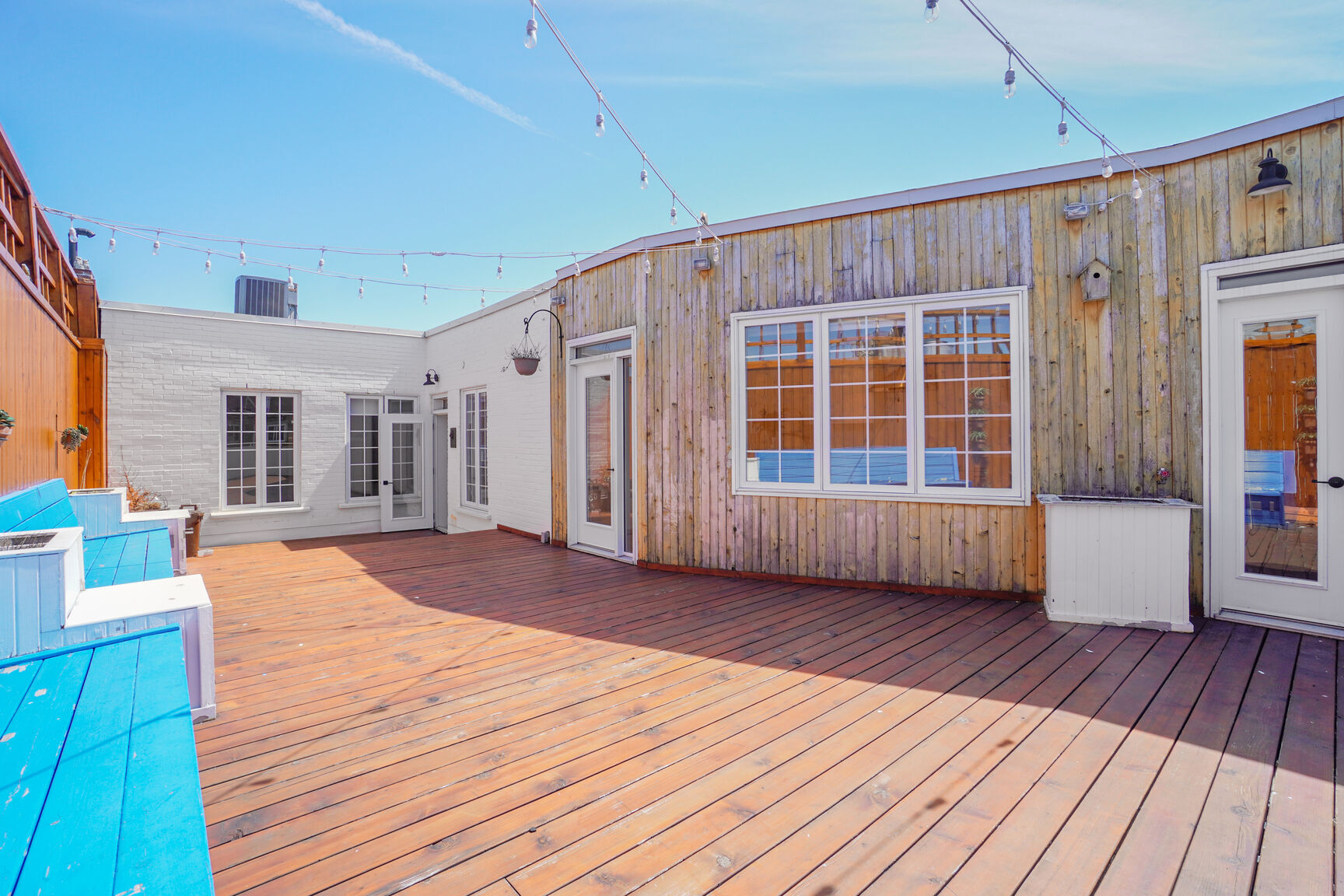 7604-7606 Rue Saint-Hubert, Montréal, QC à louer Photo de l’immeuble– Image 1 sur 28