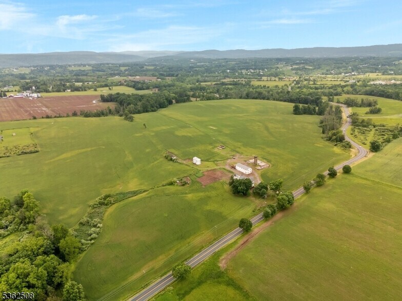 1663 County Road 519, Pittstown, NJ à vendre - Photo de l’immeuble – Image 2 sur 6