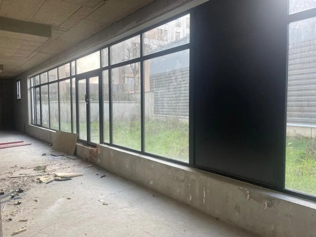 Local commercial dans Romainville à louer Photo de l’immeuble– Image 1 sur 7