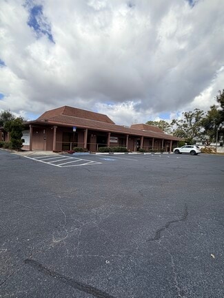 Plus de détails pour 6725 Cedarridge Dr, Zephyrhills, FL - Bureau/Médical à louer