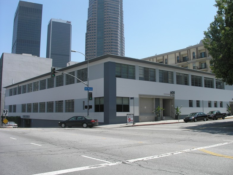 600 Saint Paul Ave, Los Angeles, CA à louer - Photo de l’immeuble – Image 1 sur 1
