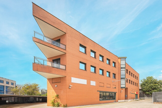 Plus de détails pour Calle San Julián, 1, Alcobendas - Bureau à vendre