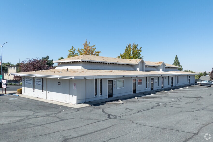 3105-3107 Lone Tree Way, Antioch, CA à louer - Photo de l’immeuble – Image 2 sur 3