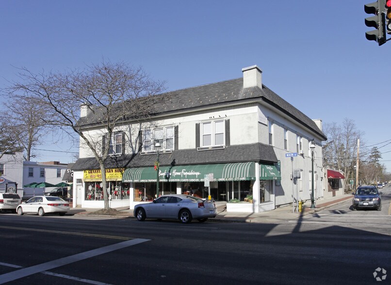 463-469 Main St, Islip, NY à louer - Photo de l’immeuble – Image 3 sur 4
