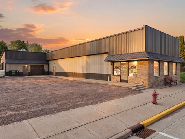 123 N Main St, Loyal, WI à vendre - Photo de l’immeuble – Image 1 sur 37