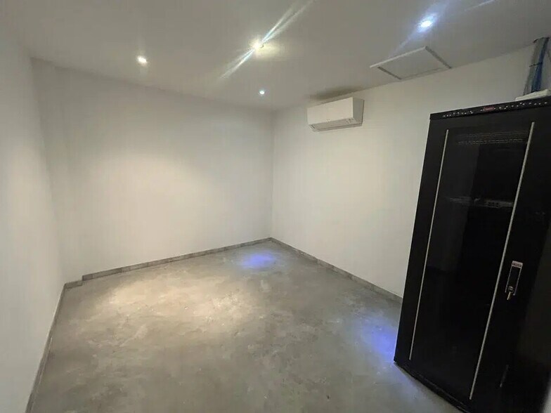 Bureau dans Vedène à louer - Photo intérieure – Image 3 sur 6