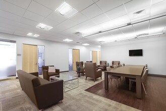 60 E Rio Salado Pky, Tempe, AZ à louer Photo intérieure– Image 2 sur 5
