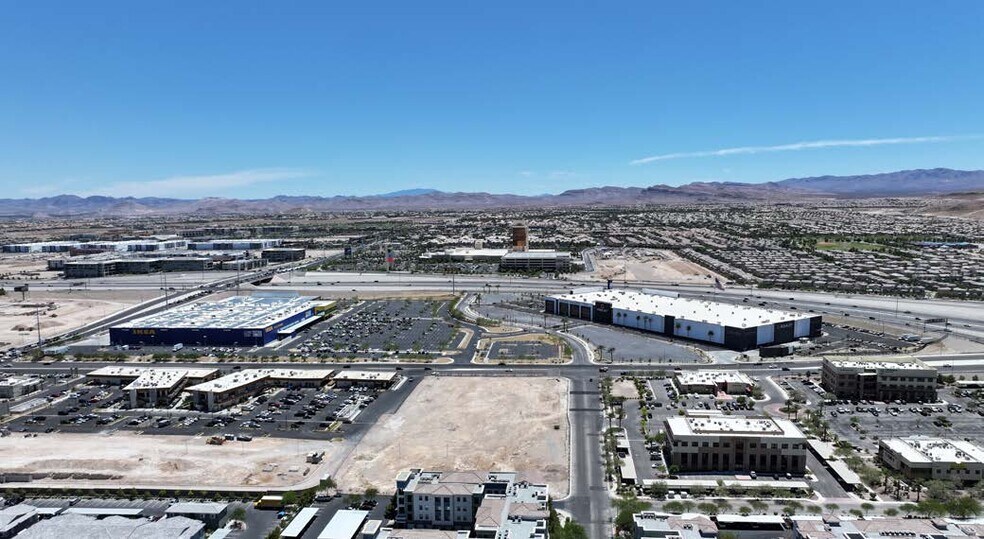 6555 S Riley St, Las Vegas, NV à louer - Photo de l’immeuble – Image 2 sur 5
