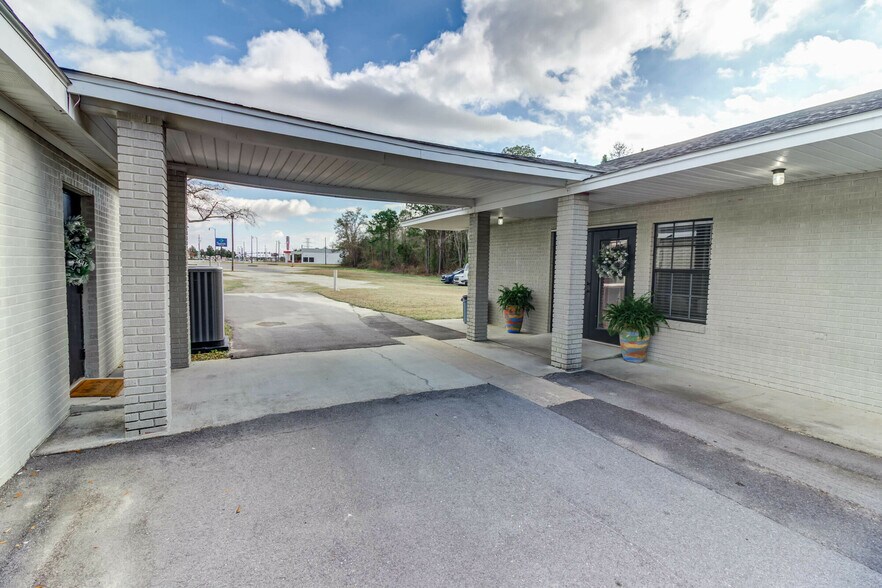 15523 Landon Rd, Gulfport, MS à vendre - Photo de l’immeuble – Image 3 sur 9