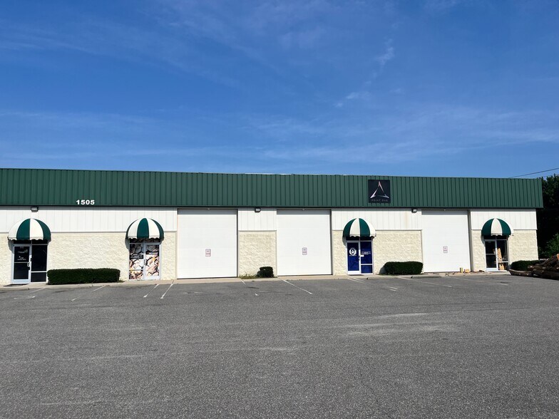 1505 Taylor Farm Rd, Virginia Beach, VA à louer - Photo de l’immeuble – Image 1 sur 5
