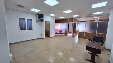 Bureaux/Local commercial dans Badalona, Barcelona à louer Photo intérieure– Image 2 sur 15