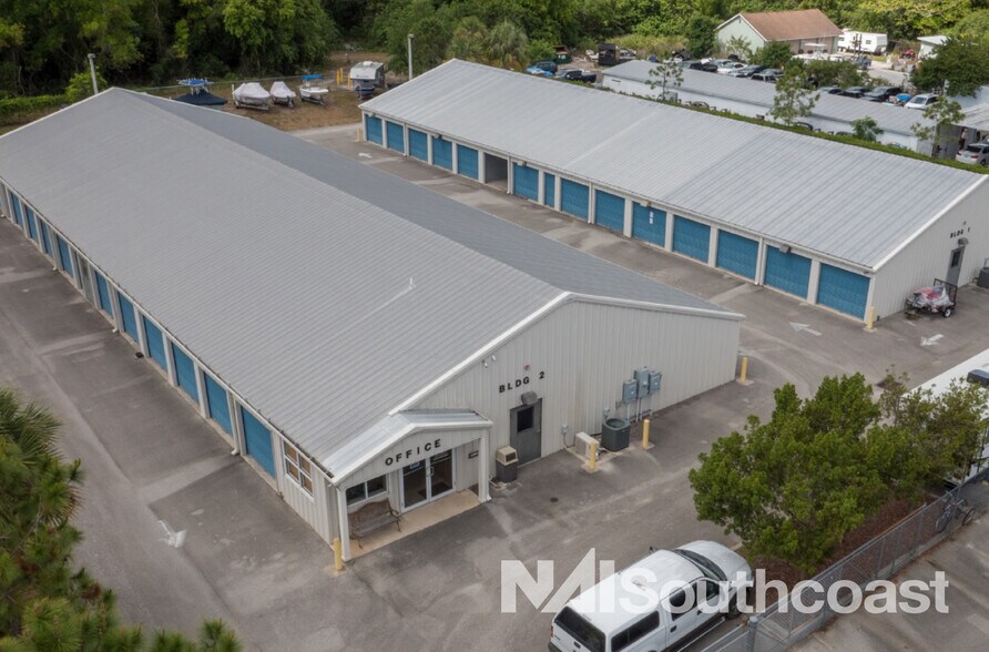 1180 Se Monterey Rd, Stuart, FL à vendre - Photo de l’immeuble – Image 3 sur 10