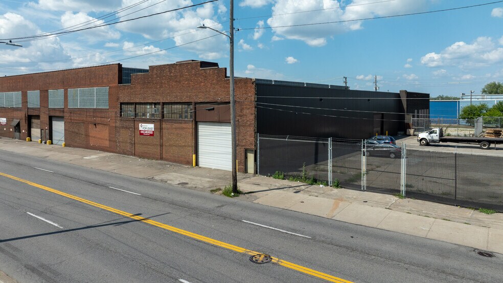 2889-2972 E 34th St, Cleveland, OH à vendre - Photo de l’immeuble – Image 2 sur 11