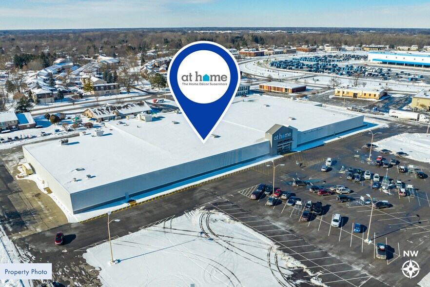 2244 S Reynolds Rd, Toledo, OH à vendre - Photo de l’immeuble – Image 1 sur 1