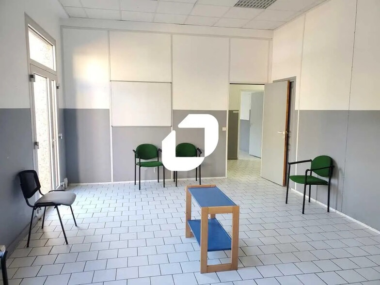 Bureau dans Tremblay-en-France à louer - Photo intérieure – Image 2 sur 12