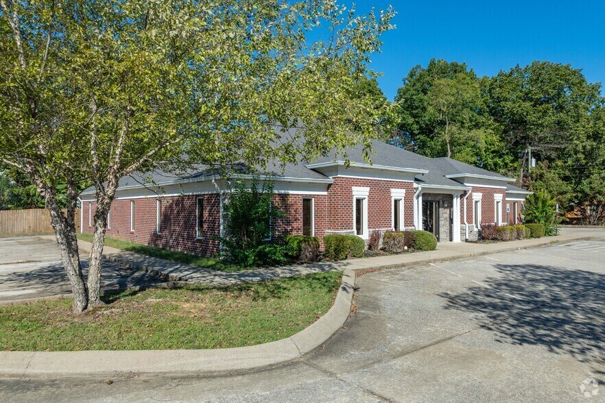 375 Dover Rd, Clarksville, TN à vendre - Photo de l’immeuble – Image 3 sur 20