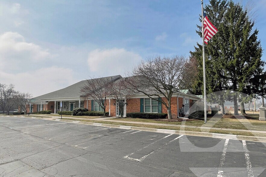 21599 W 11 Mile Rd, Southfield, MI à louer - Photo principale – Image 1 sur 6