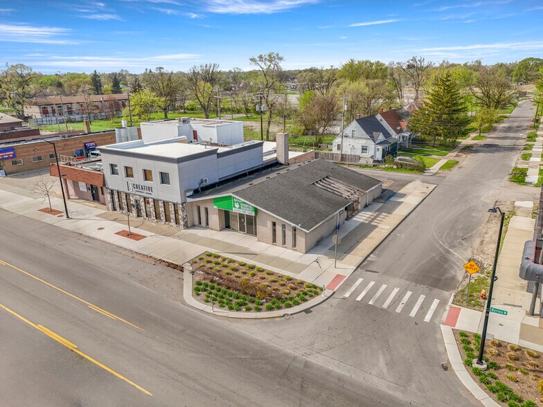 17600 W Warren Ave, Detroit, MI à louer - Photo principale – Image 1 sur 50