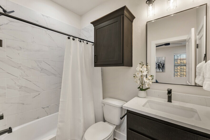 4098 Gunner Trl, College Station, TX à vendre - Photo de l’immeuble – Image 2 sur 35