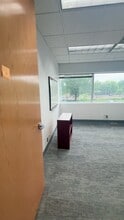 220 Davidson Ave, Somerset, NJ à louer - Vidéo sur l’annonce professionnelle 