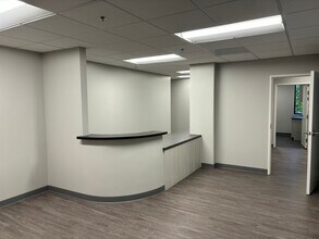 525 E Plaza Dr, Santa Maria, CA à louer Photo intérieure– Image 2 sur 3