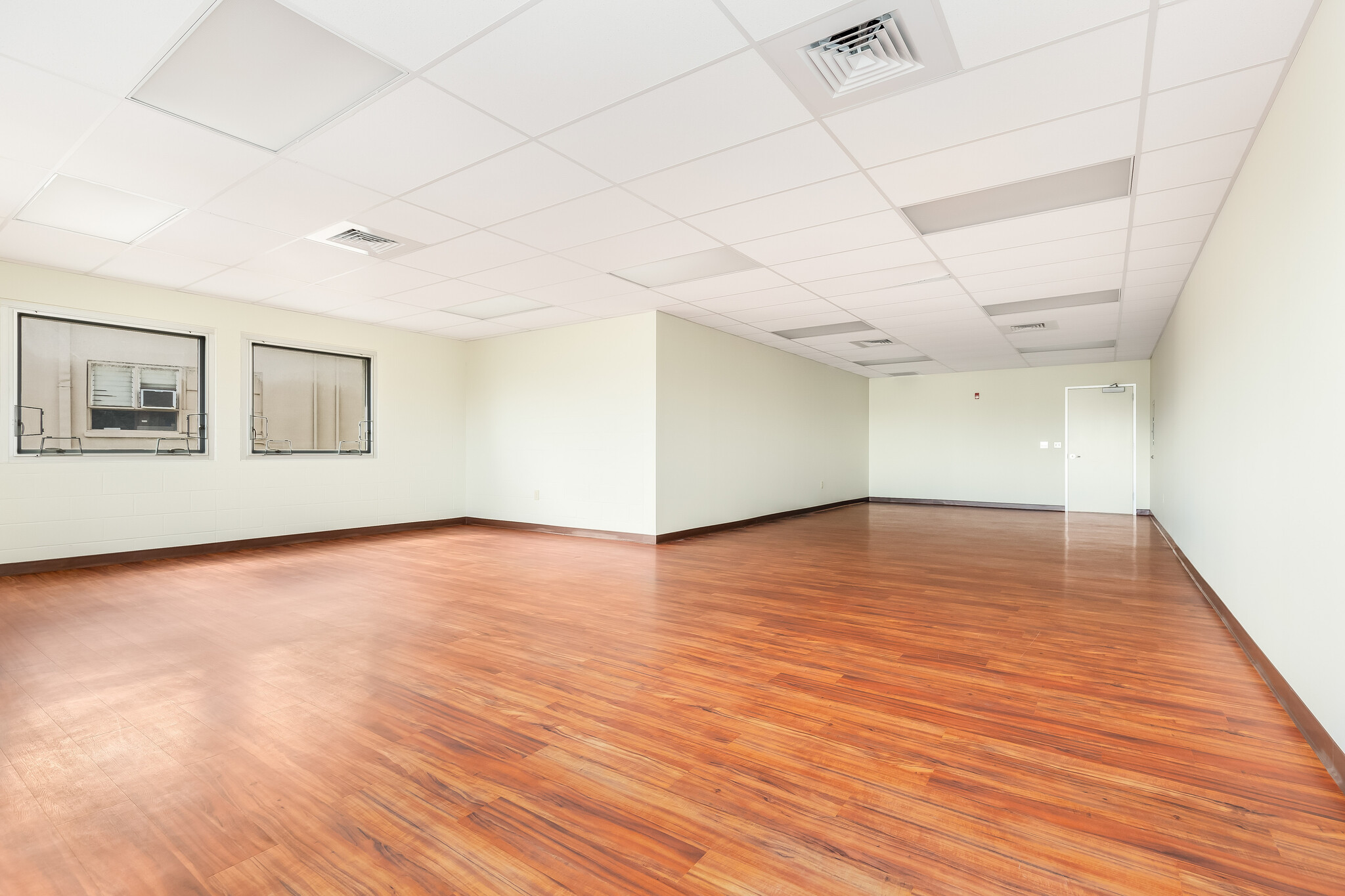 45-943 Kamehameha Hwy, Kaneohe, HI à louer Photo de l’immeuble– Image 1 sur 3