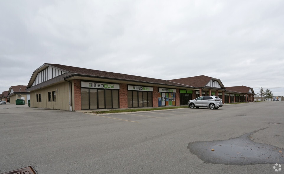 4053-4056 Meadowbrook Dr, London, ON à louer - Photo principale – Image 1 sur 2