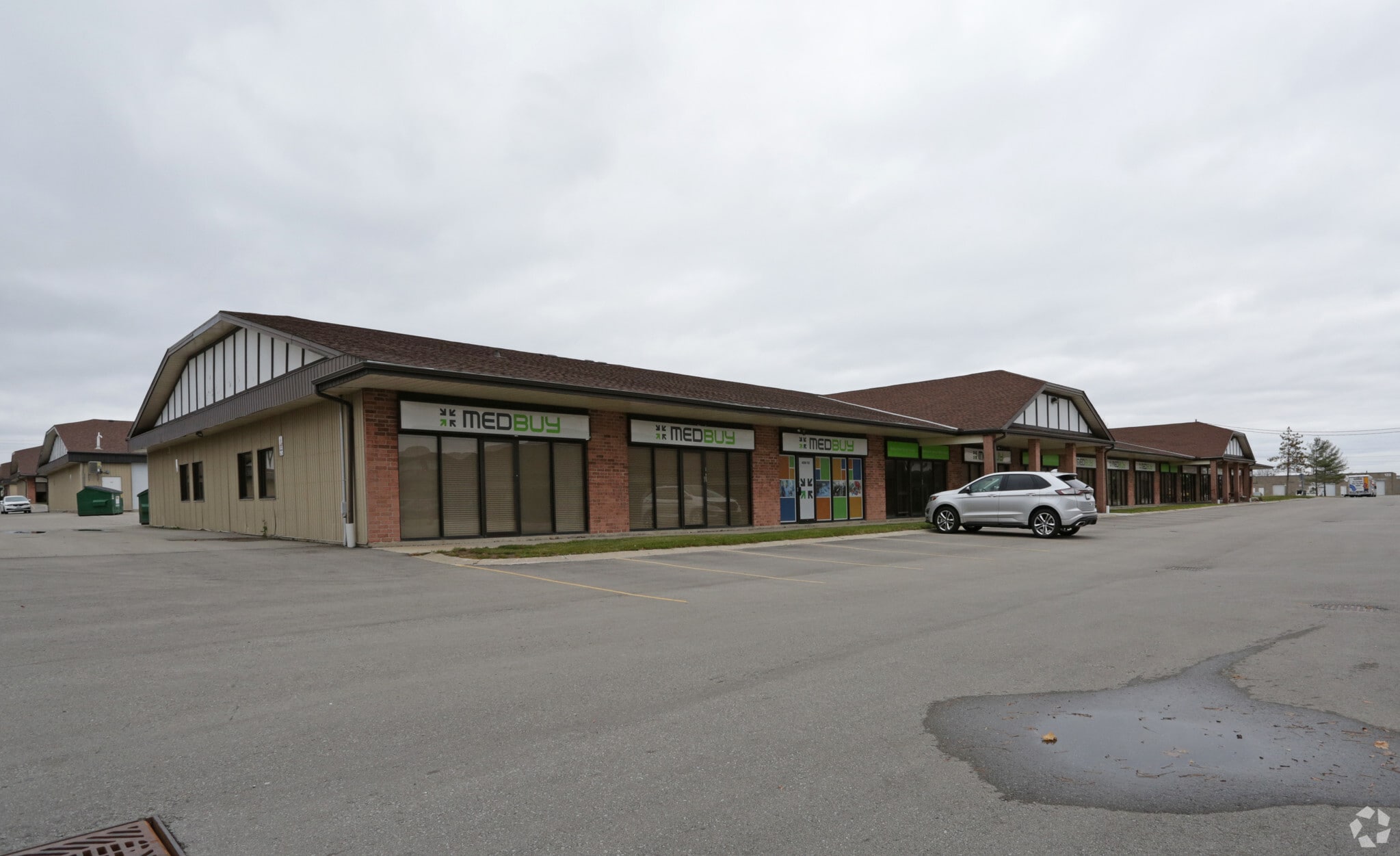 4053-4056 Meadowbrook Dr, London, ON à louer Photo principale– Image 1 sur 3