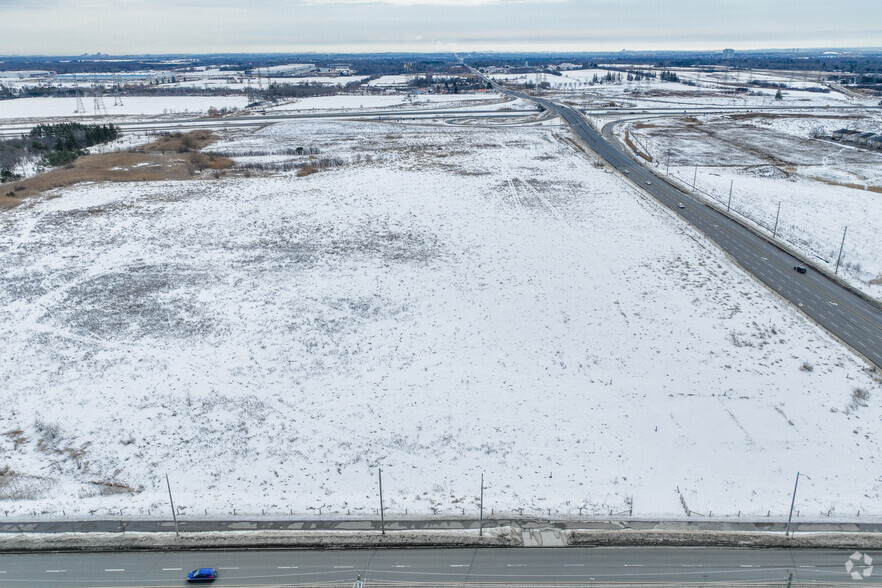 515 Winchester Rd E, Whitby, ON à louer - Photo de l’immeuble – Image 2 sur 3