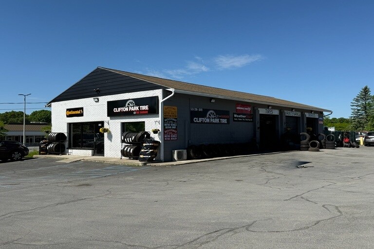 538 Vischer Ferry Rd, Clifton Park, NY à louer Photo de l’immeuble– Image 1 sur 12
