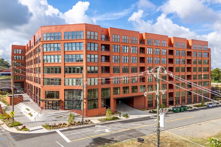 300 E 36th St, Charlotte, NC à louer - Photo de l’immeuble – Image 2 sur 32